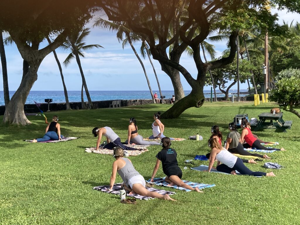 kona beach yoga